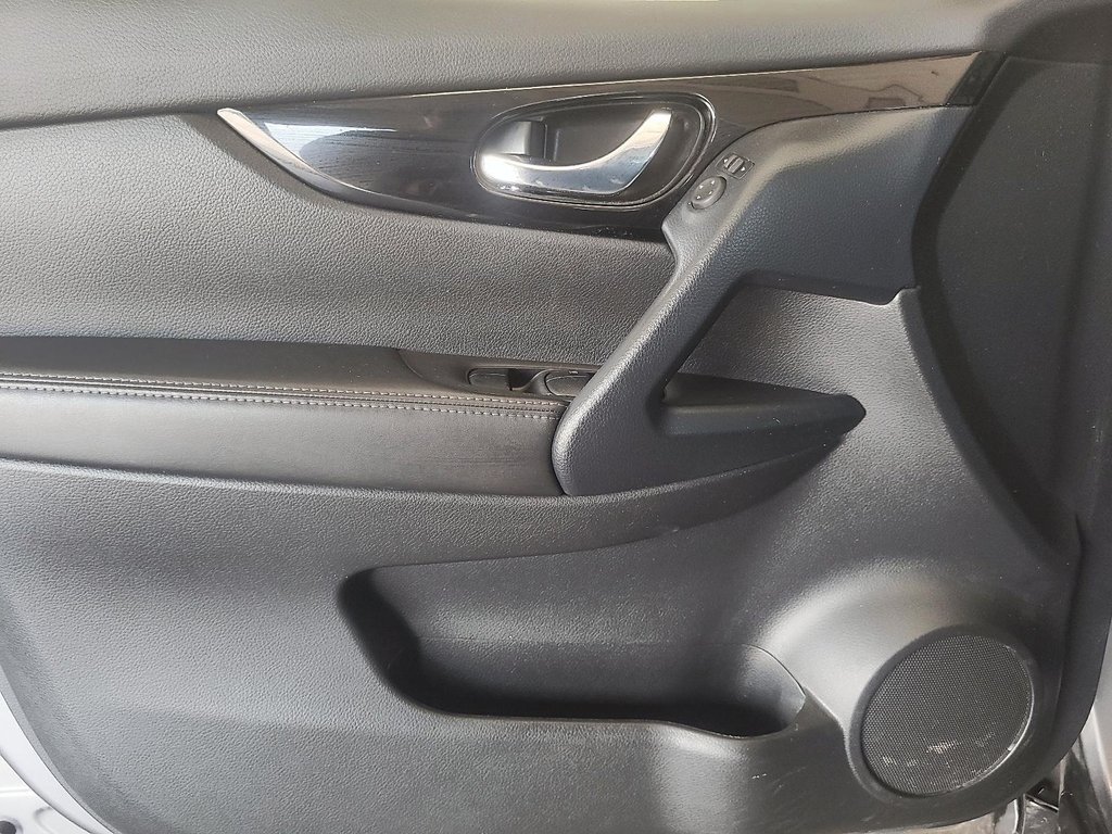 2023 Nissan Qashqai SV AWD CVT in Stratford, Ontario - 10 - w1024h768px