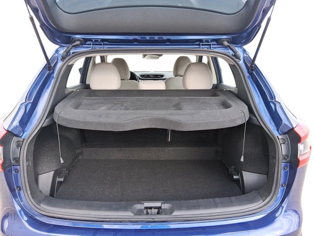 2023 Nissan Qashqai S AWD CVT in Stratford, Ontario - 6 - w1024h768px