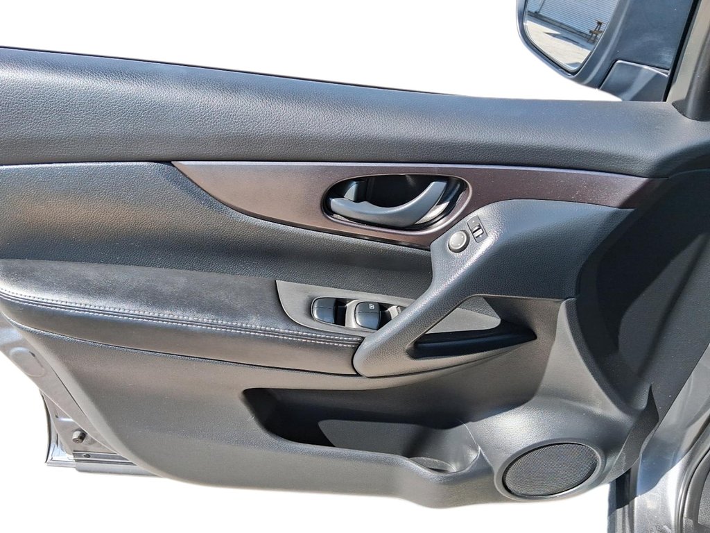 2023 Nissan Qashqai S AWD CVT in Stratford, Ontario - 11 - w1024h768px