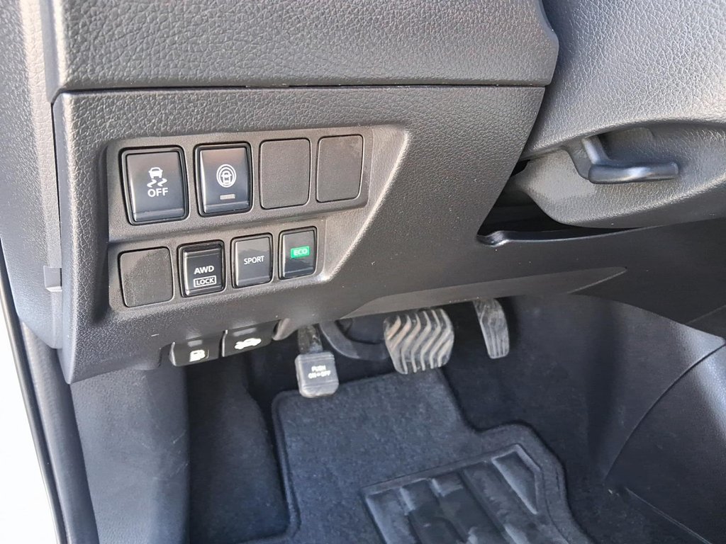 2023 Nissan Qashqai S AWD CVT in Stratford, Ontario - 18 - w1024h768px