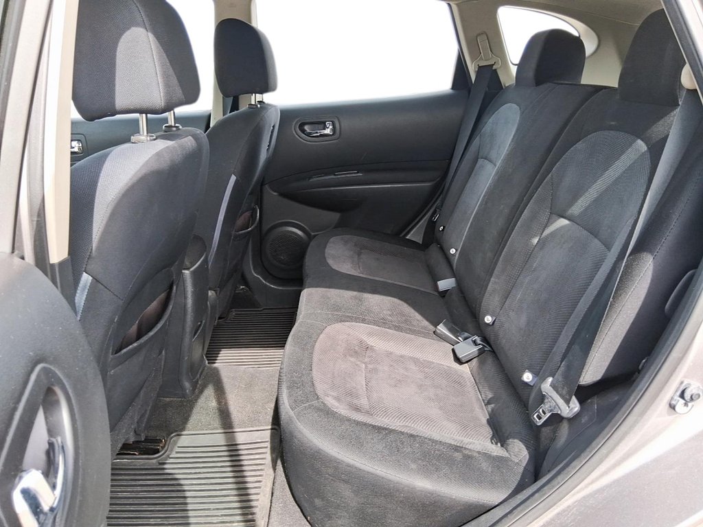 2012 Nissan Rogue S FWD CVT in Stratford, Ontario - 9 - w1024h768px