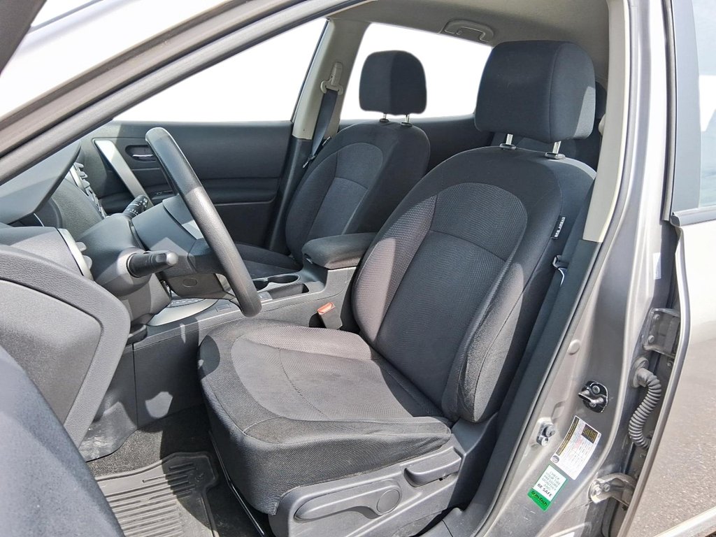 2012 Nissan Rogue S FWD CVT in Stratford, Ontario - 8 - w1024h768px