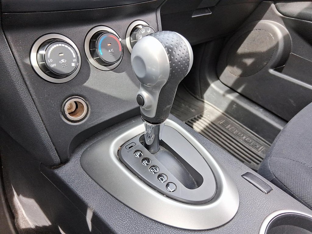 2012 Nissan Rogue S FWD CVT in Stratford, Ontario - 16 - w1024h768px