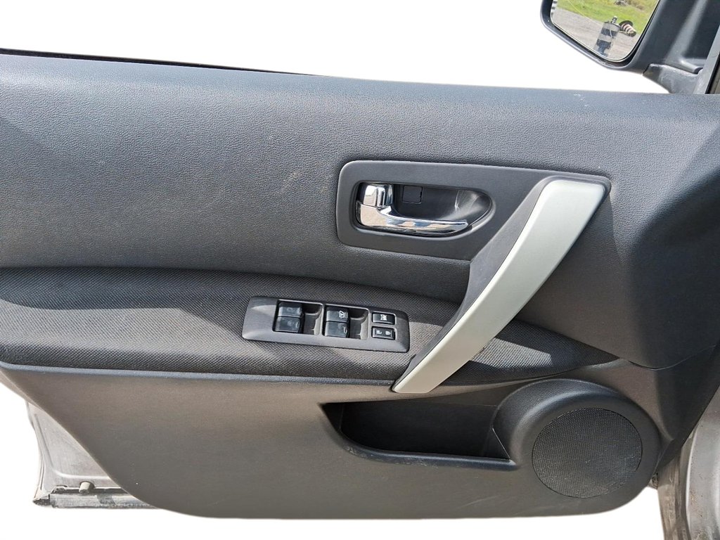 2012 Nissan Rogue S FWD CVT in Stratford, Ontario - 11 - w1024h768px