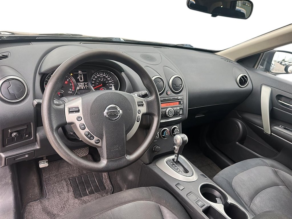 2013 Nissan Rogue S FWD CVT in Stratford, Ontario - 8 - w1024h768px