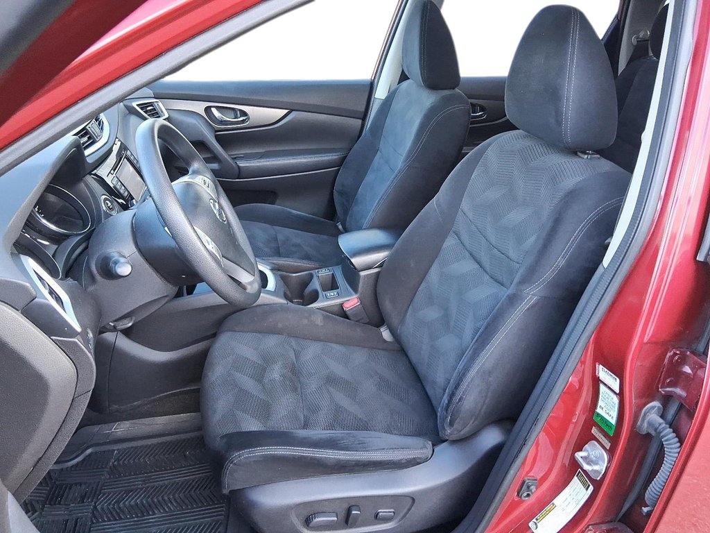 2014 Nissan Rogue SV AWD CVT in Stratford, Ontario - 8 - w1024h768px