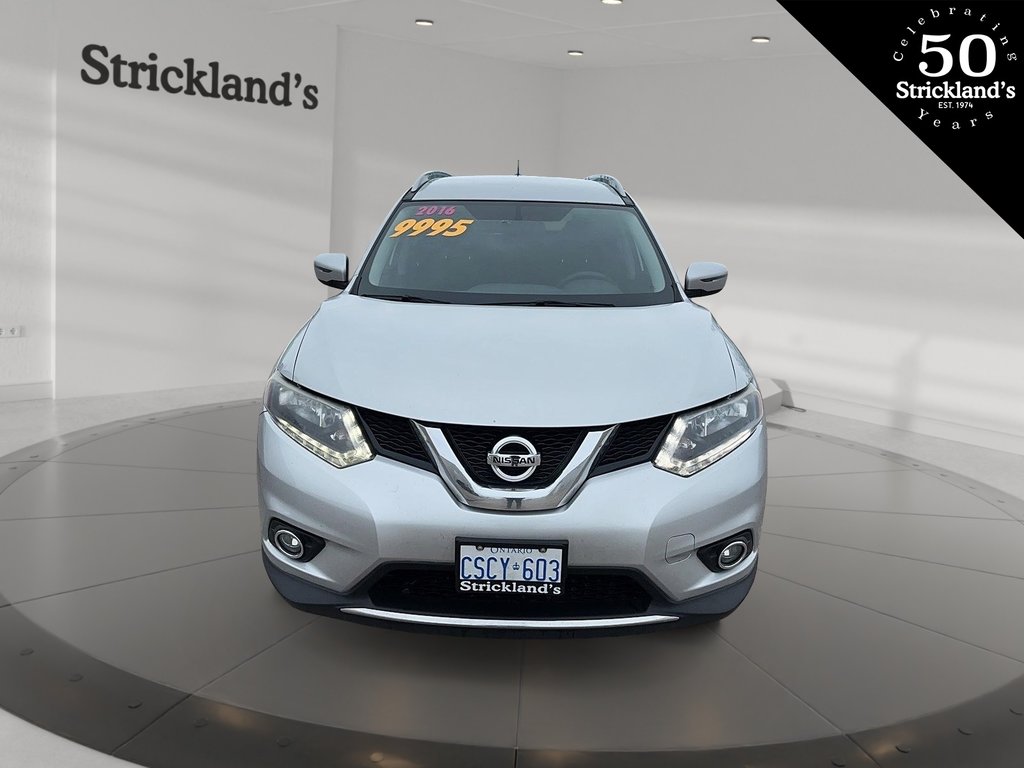 2016 Nissan Rogue SV FWD Special Edition CVT in Stratford, Ontario - 2 - w1024h768px