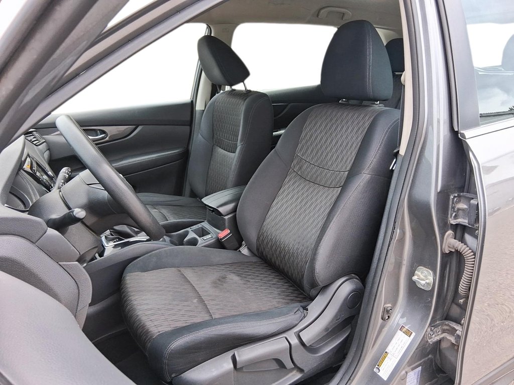 2018 Nissan Rogue S AWD CVT in Stratford, Ontario - 8 - w1024h768px