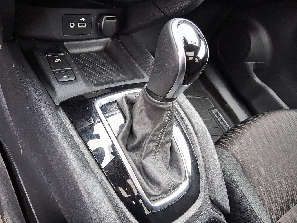 2020 Nissan Rogue SV AWD CVT (2) in Stratford, Ontario - 14 - w1024h768px