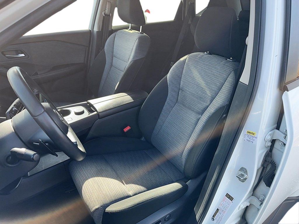 2023 Nissan Rogue SV AWD CVT in Stratford, Ontario - 8 - w1024h768px