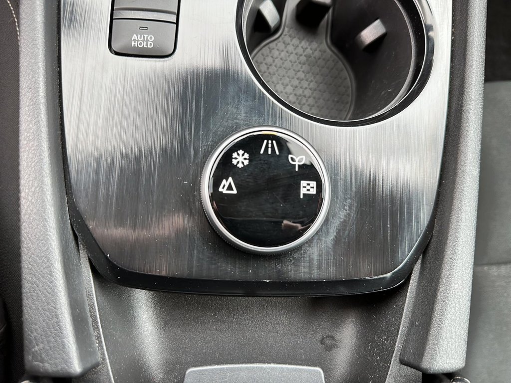 2023 Nissan Rogue S AWD CVT in Stratford, Ontario - 15 - w1024h768px