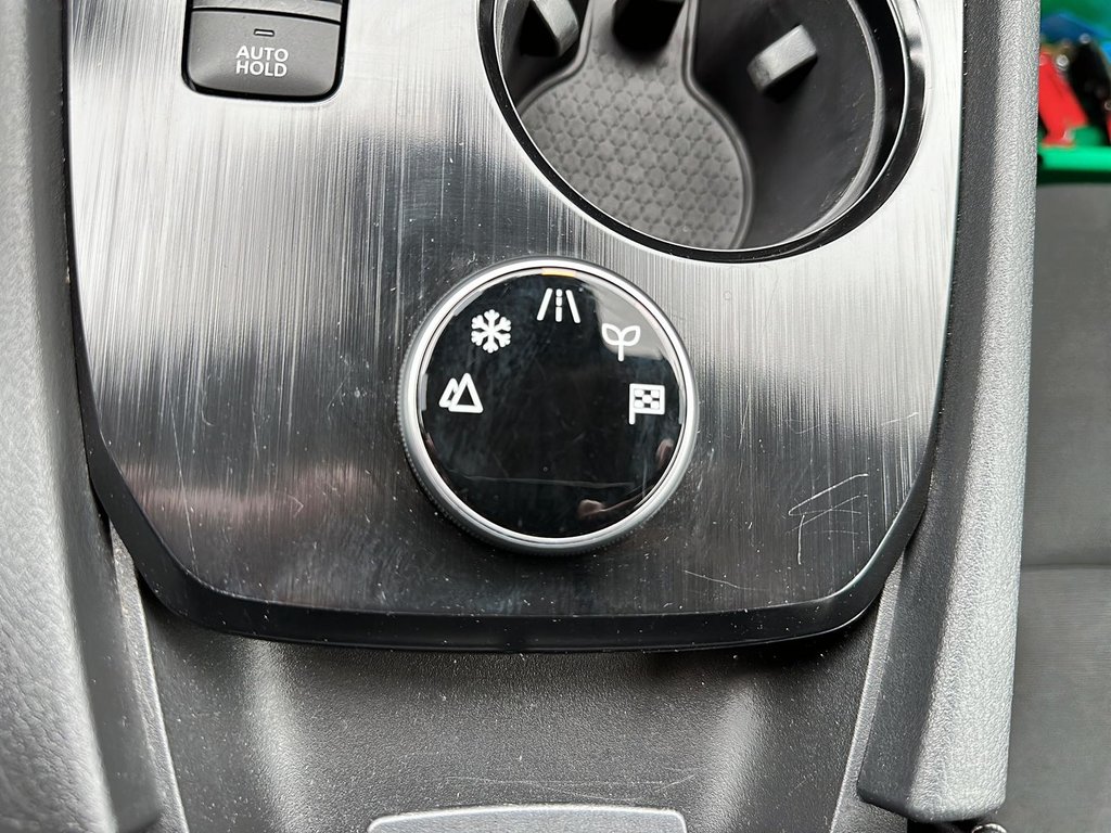 2023 Nissan Rogue S AWD CVT in Stratford, Ontario - 15 - w1024h768px