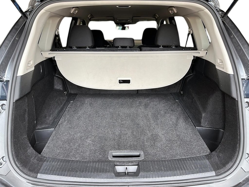 2023 Nissan Rogue S AWD CVT in Stratford, Ontario - 6 - w1024h768px