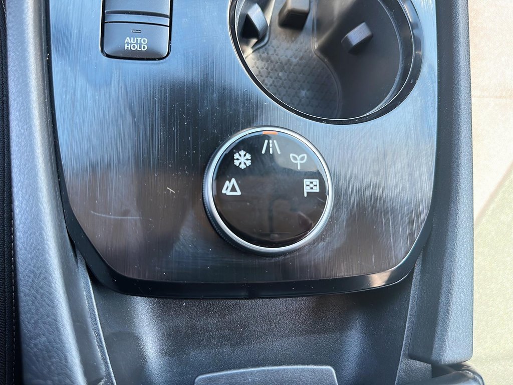 2023 Nissan Rogue S AWD CVT in Stratford, Ontario - 15 - w1024h768px