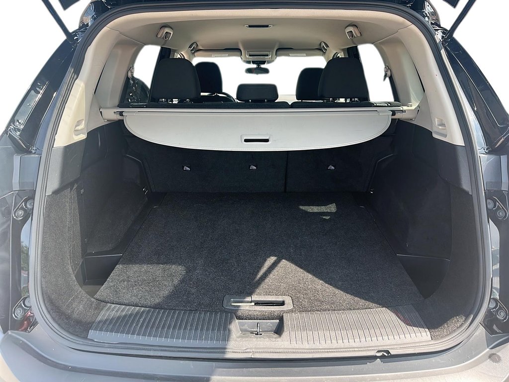 2023 Nissan Rogue S AWD CVT in Stratford, Ontario - 6 - w1024h768px