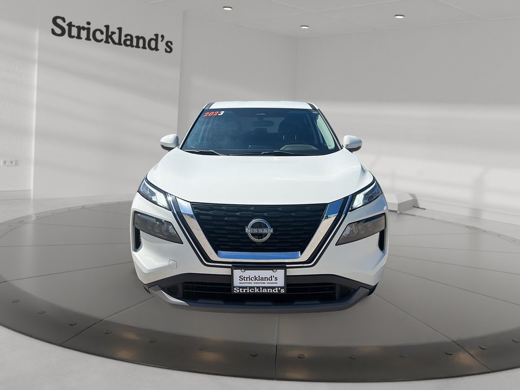 2023 Nissan Rogue S AWD CVT in Stratford, Ontario - 2 - w1024h768px