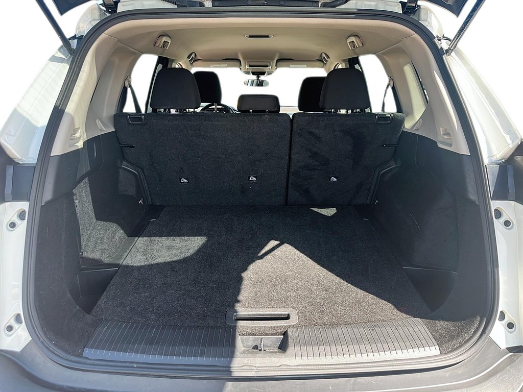 2023 Nissan Rogue S AWD CVT in Stratford, Ontario - 6 - w1024h768px