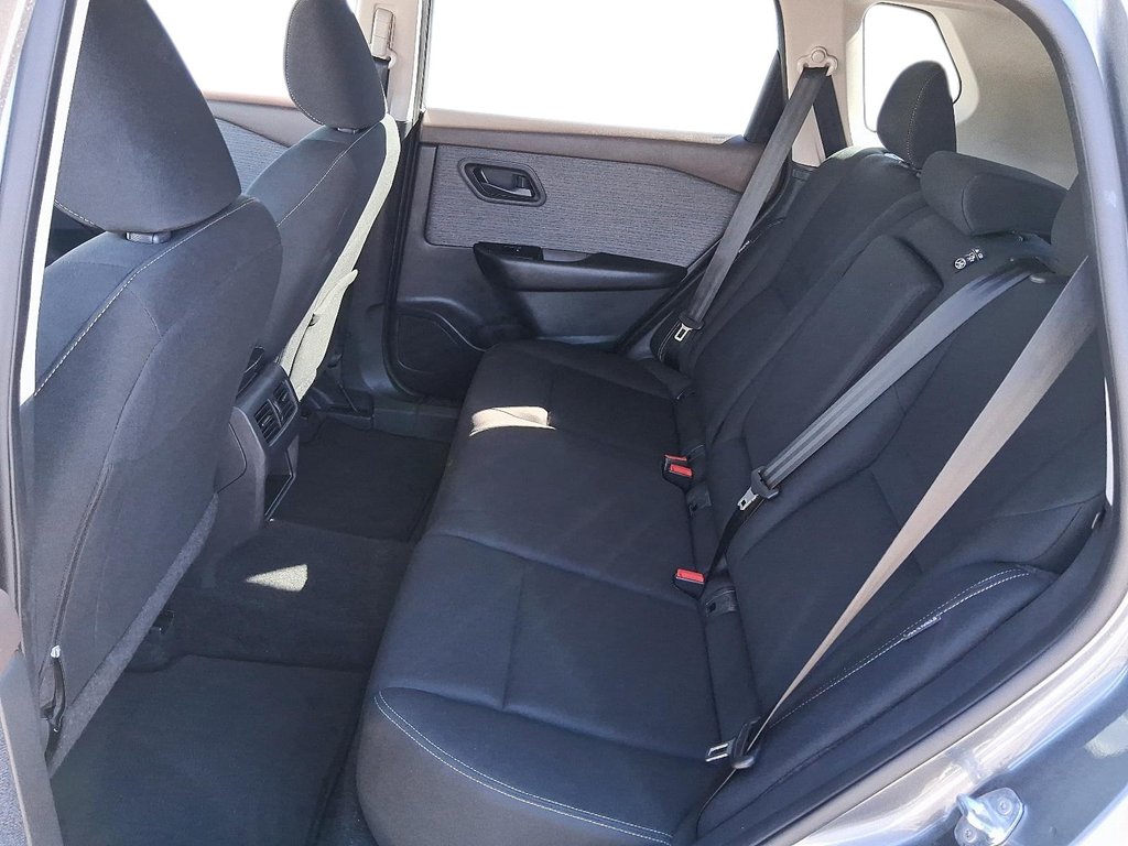 2023 Nissan Rogue S AWD CVT in Stratford, Ontario - 9 - w1024h768px