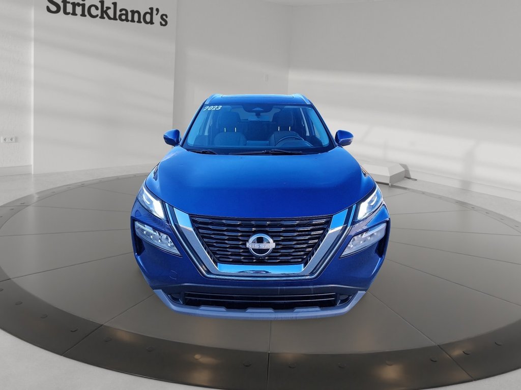 2023 Nissan Rogue SV AWD CVT in Stratford, Ontario - 2 - w1024h768px