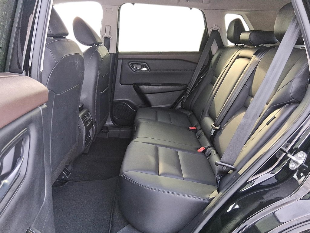 2023 Nissan Rogue SV Midnight Edition AWD CVT in Stratford, Ontario - 9 - w1024h768px