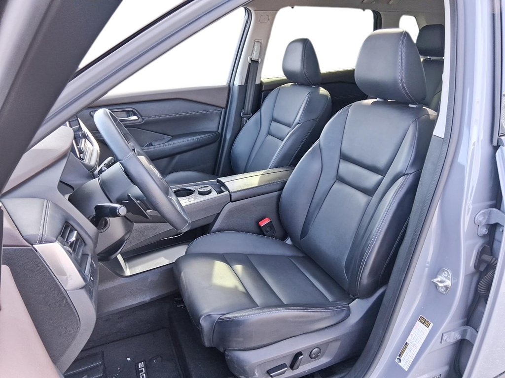 2023 Nissan Rogue SV Midnight Edition AWD CVT in Stratford, Ontario - 8 - w1024h768px
