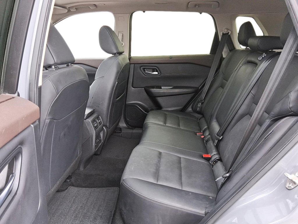 2023 Nissan Rogue SV Midnight Edition AWD CVT in Stratford, Ontario - 9 - w1024h768px