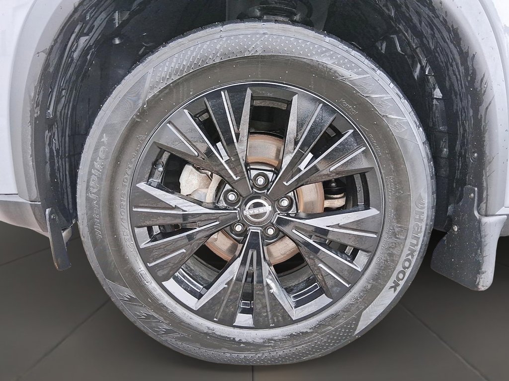 2023 Nissan Rogue SV Midnight Edition AWD CVT in Stratford, Ontario - 7 - w1024h768px
