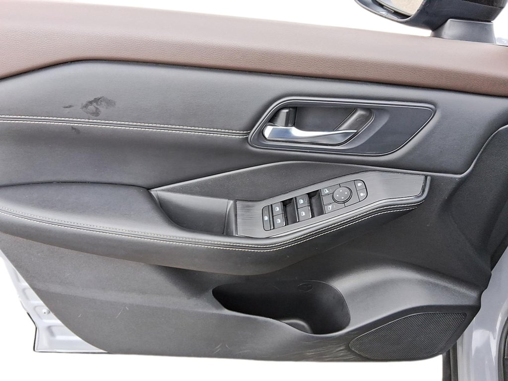 2023 Nissan Rogue SV Midnight Edition AWD CVT in Stratford, Ontario - 11 - w1024h768px