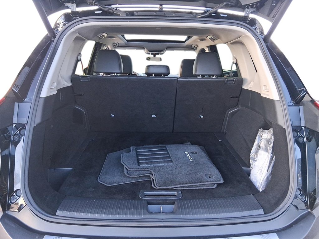 2023 Nissan Rogue SV Midnight Edition AWD CVT in Stratford, Ontario - 6 - w1024h768px