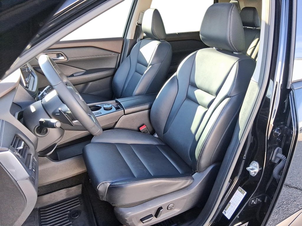 2023 Nissan Rogue SV Midnight Edition AWD CVT in Stratford, Ontario - 8 - w1024h768px