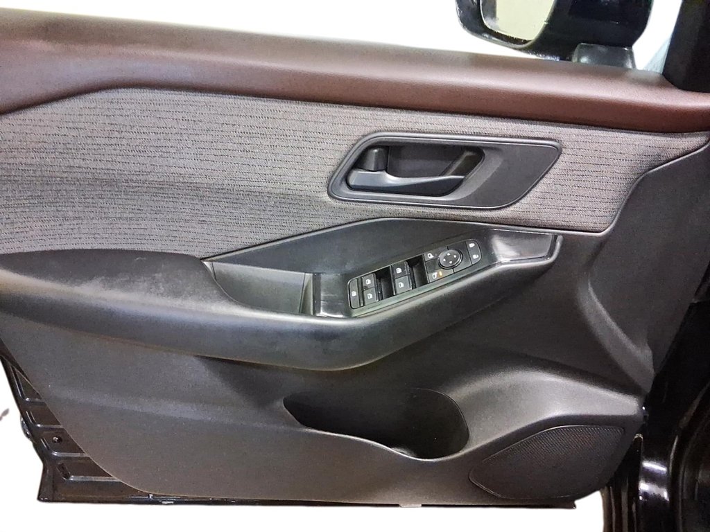 2023 Nissan Rogue S AWD CVT in Stratford, Ontario - 11 - w1024h768px