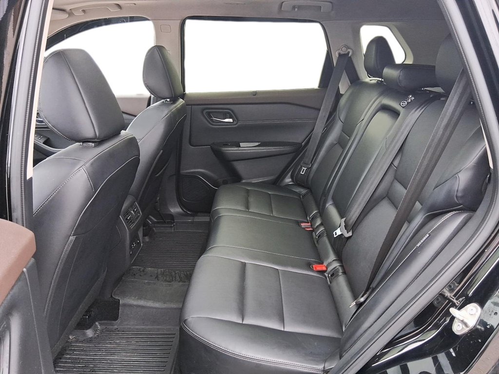 2023 Nissan Rogue SV Midnight Edition AWD CVT in Stratford, Ontario - 10 - w1024h768px