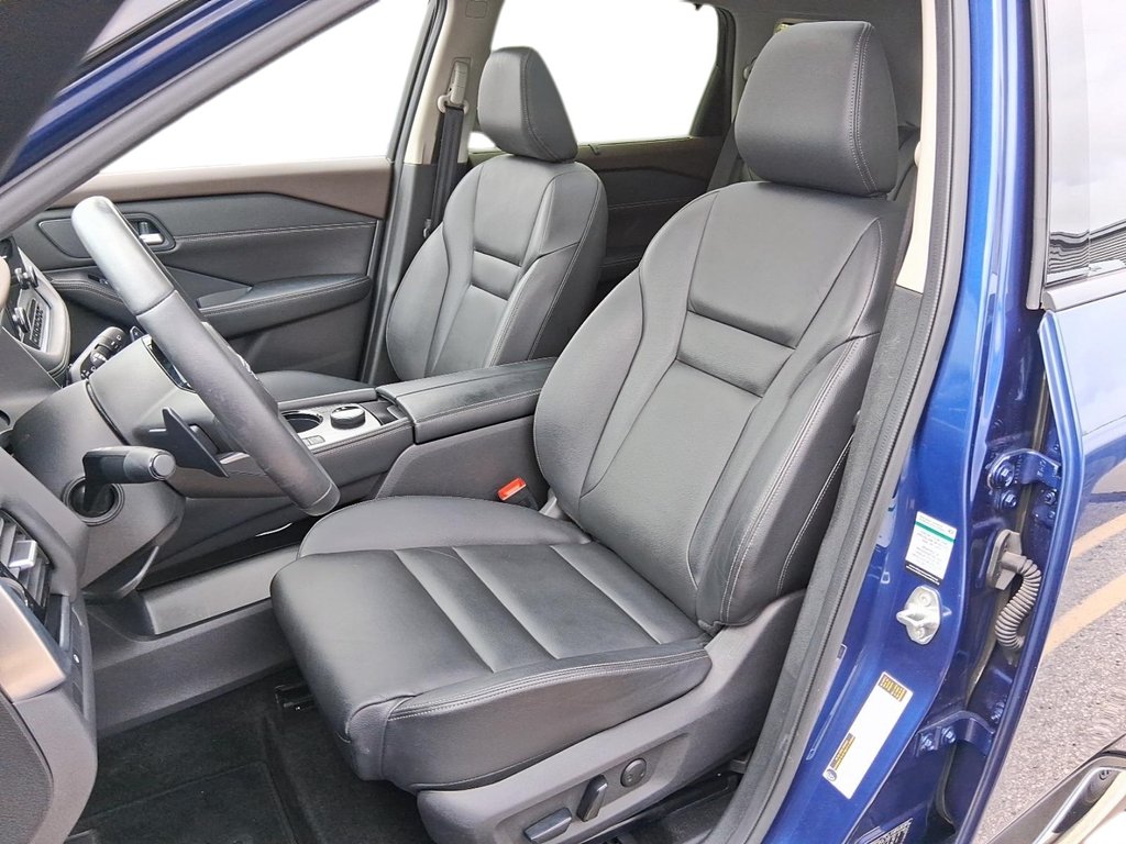 2023 Nissan Rogue SL AWD CVT in Stratford, Ontario - 8 - w1024h768px
