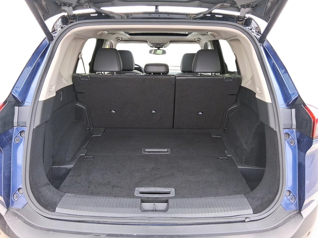 2023 Nissan Rogue SL AWD CVT in Stratford, Ontario - 6 - w1024h768px