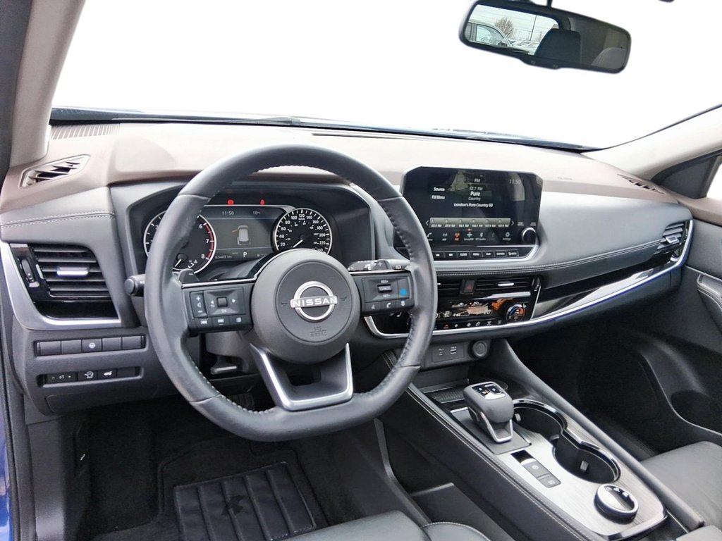 2023 Nissan Rogue SL AWD CVT in Stratford, Ontario - 10 - w1024h768px