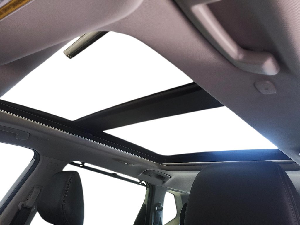 2023 Nissan Rogue SL AWD CVT in Stratford, Ontario - 16 - w1024h768px