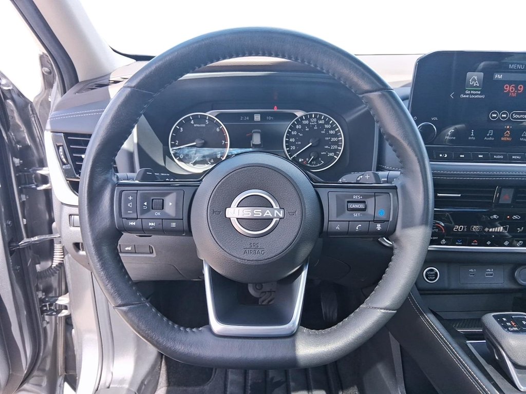 2023 Nissan Rogue SL AWD CVT in Stratford, Ontario - 12 - w1024h768px