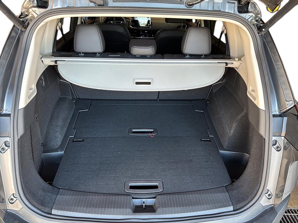 2023 Nissan Rogue SL AWD CVT in Stratford, Ontario - 6 - w1024h768px