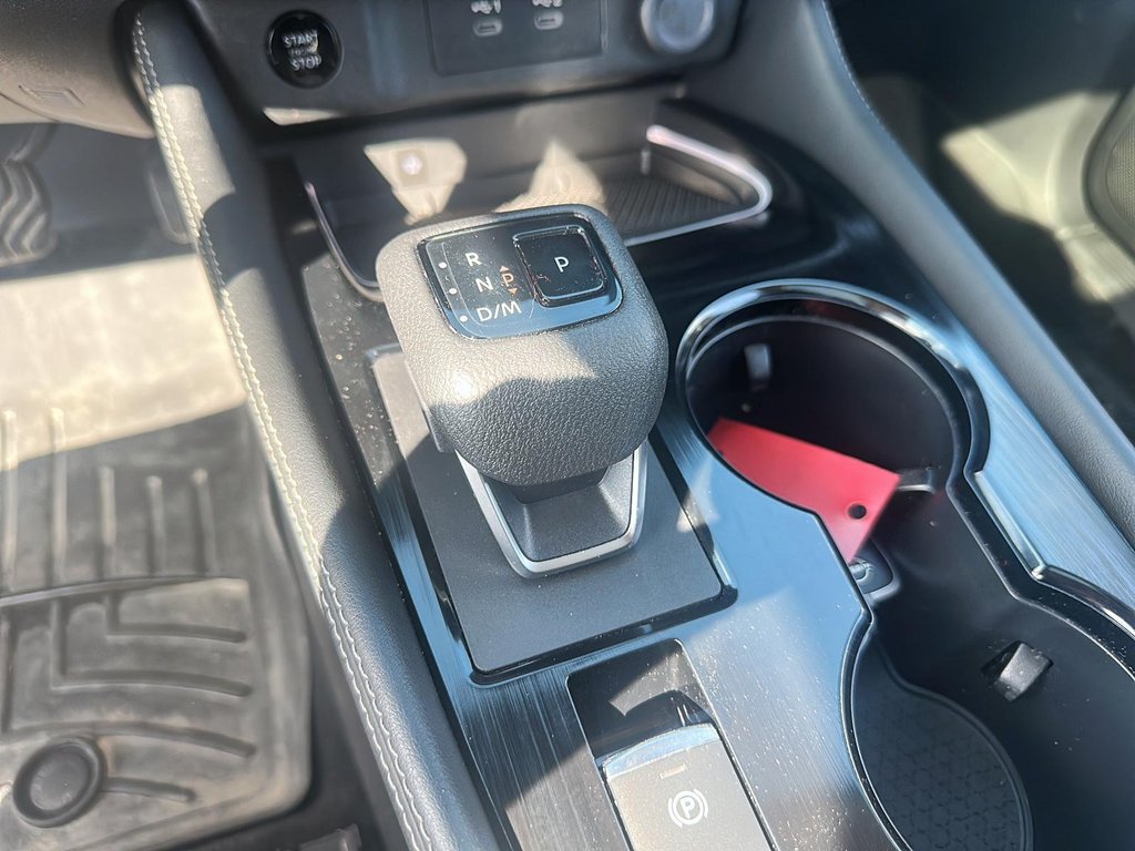 2024 Nissan Rogue AWD Platinum in Stratford, Ontario - 14 - w1024h768px