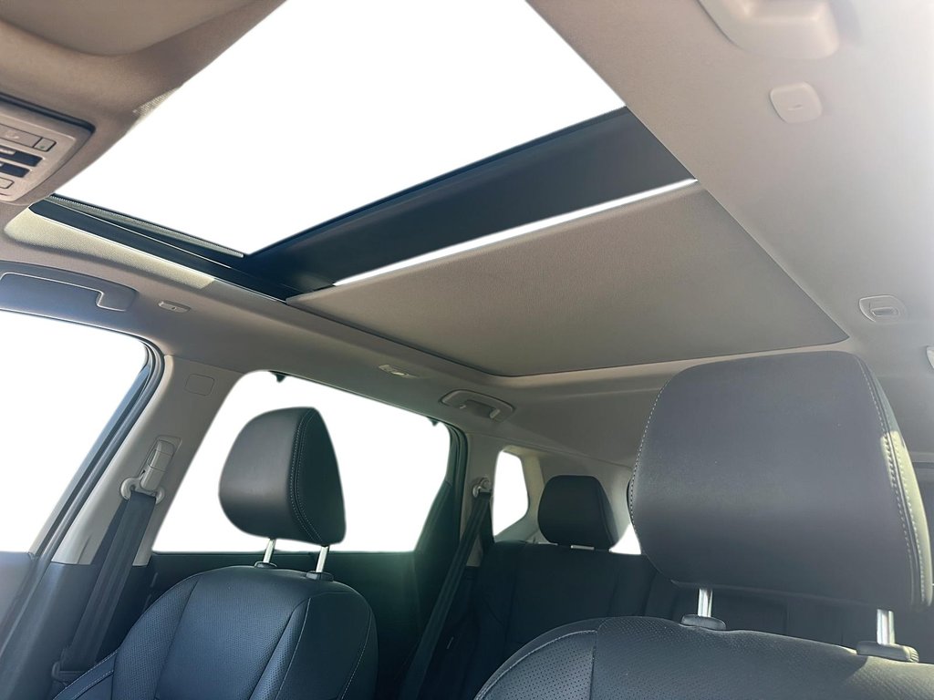 2024 Nissan Rogue AWD Platinum in Stratford, Ontario - 16 - w1024h768px