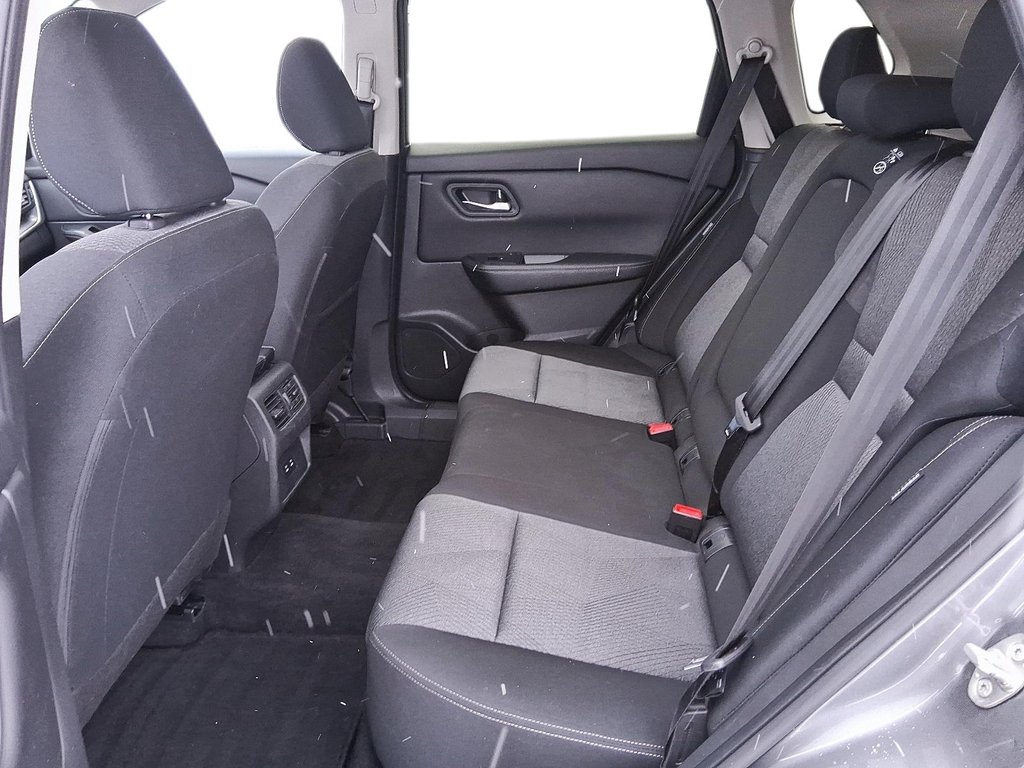 2024 Nissan Rogue AWD SV Moonroof in Stratford, Ontario - 9 - w1024h768px