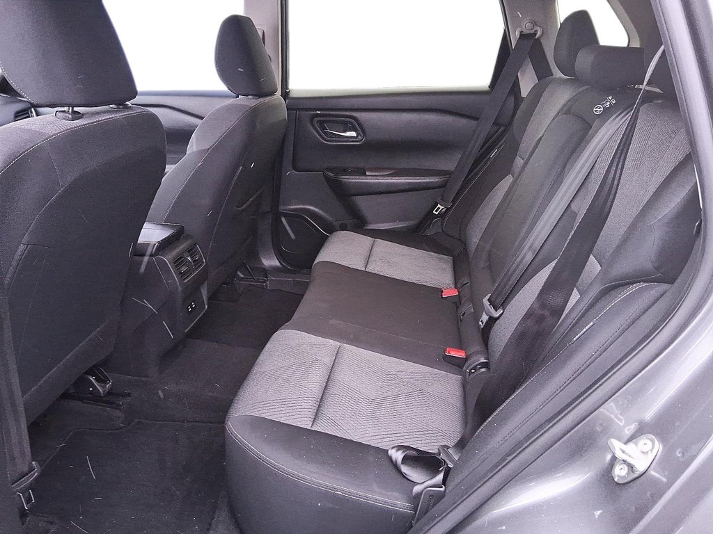 2024 Nissan Rogue AWD SV Moonroof in Stratford, Ontario - 9 - w1024h768px