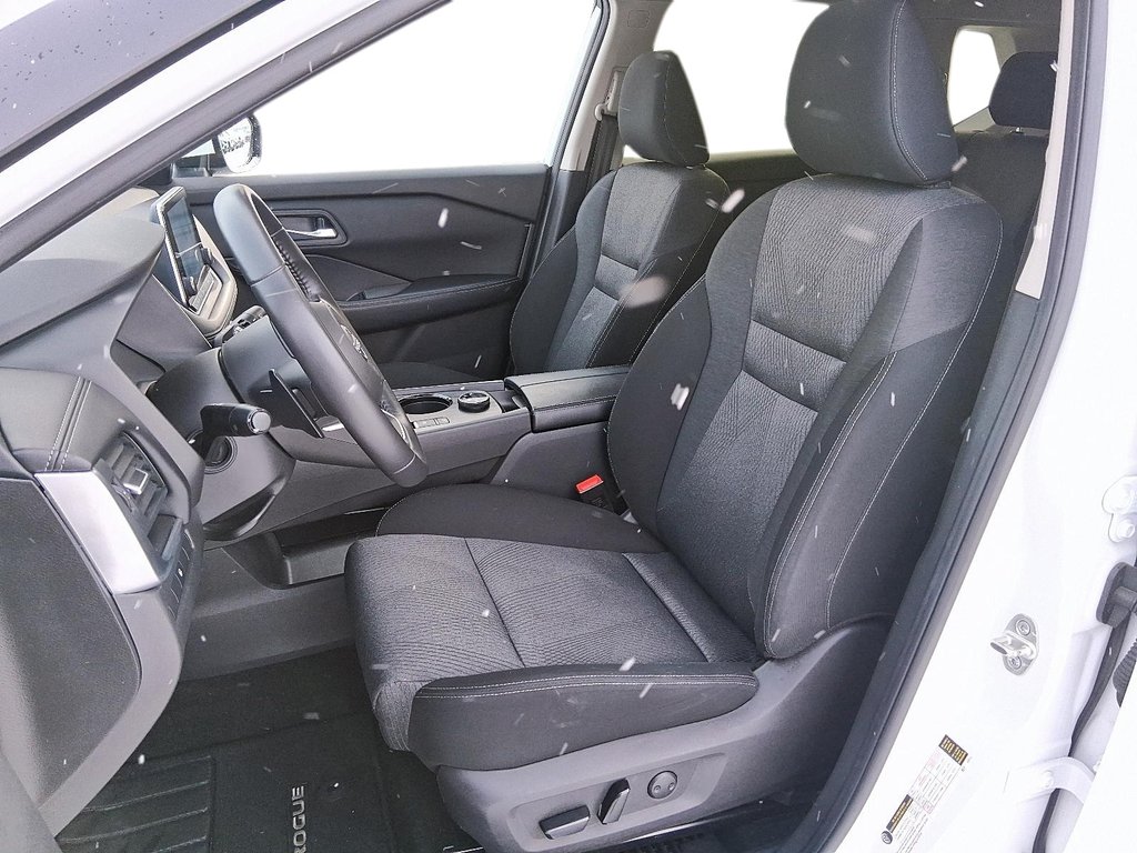 2024 Nissan Rogue AWD SV Moonroof in Stratford, Ontario - 8 - w1024h768px