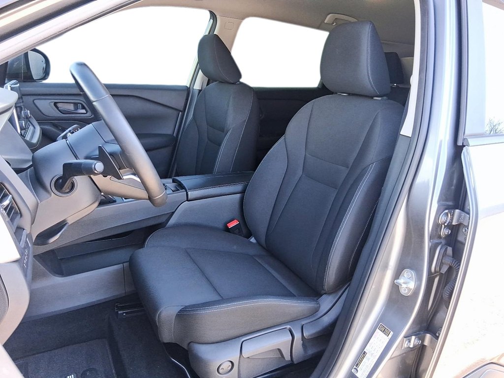 2024 Nissan Rogue AWD S in Stratford, Ontario - 8 - w1024h768px