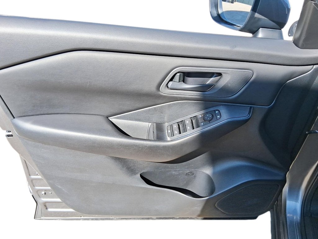 2024 Nissan Rogue AWD S in Stratford, Ontario - 11 - w1024h768px