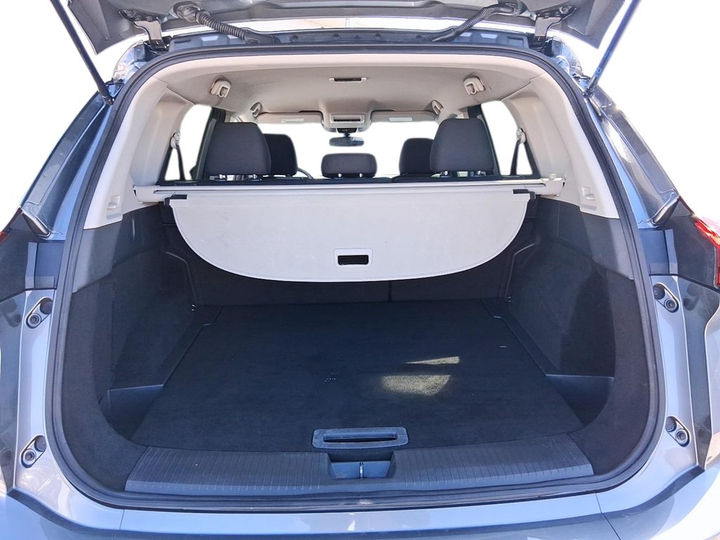 2024 Nissan Rogue AWD S in Stratford, Ontario - 6 - w1024h768px