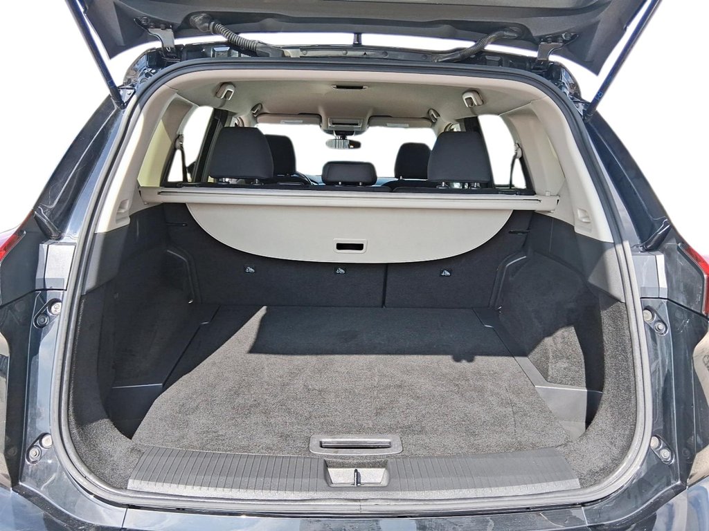 2024 Nissan Rogue AWD S in Stratford, Ontario - 6 - w1024h768px