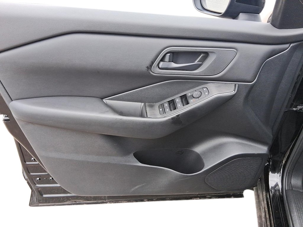 2024 Nissan Rogue AWD S in Stratford, Ontario - 11 - w1024h768px