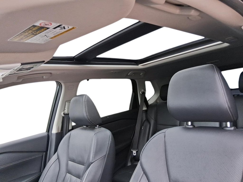 2024 Nissan Rogue AWD Platinum in Stratford, Ontario - 18 - w1024h768px