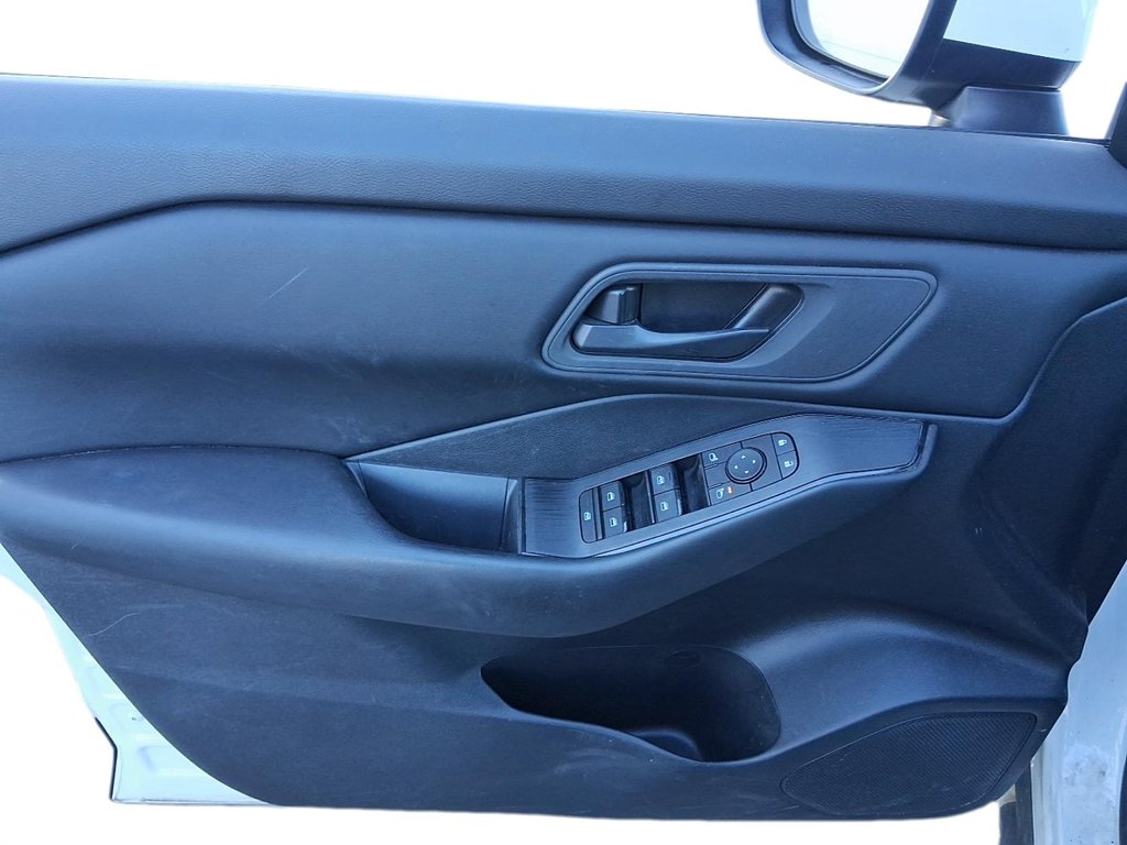 2024 Nissan Rogue AWD S in Stratford, Ontario - 11 - w1024h768px